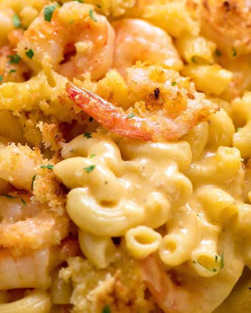 Loaded Chicken Shrimp Mac n' Cheese Fries